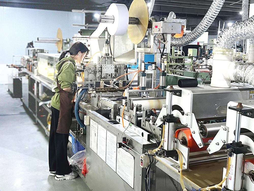 02-Adhesive Coating Machine.jpg